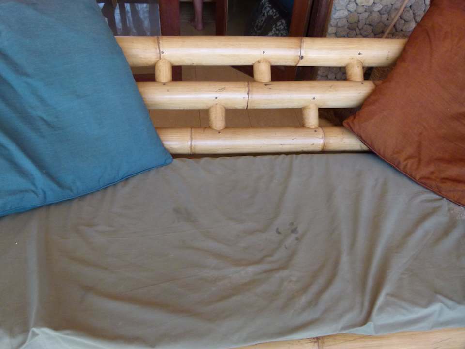 Da setzt man sich doch gerne. Bungalows Biru Meno