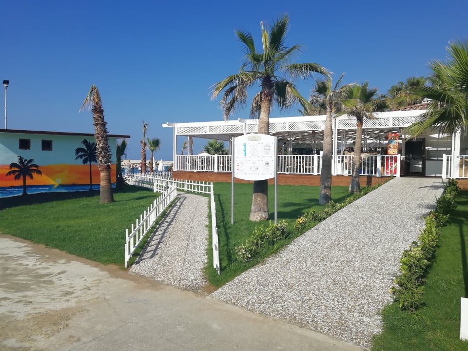 Strand Mary Hotel Side