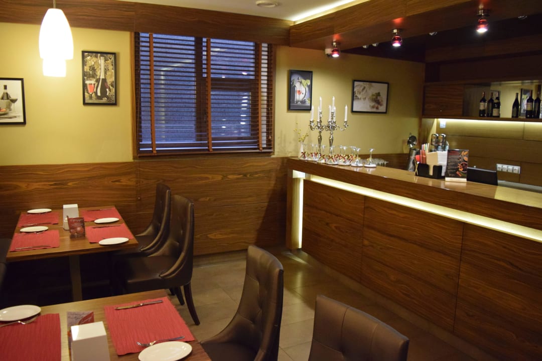 Restaurant im Keller-Geschoss Hotel Park Chernigiv