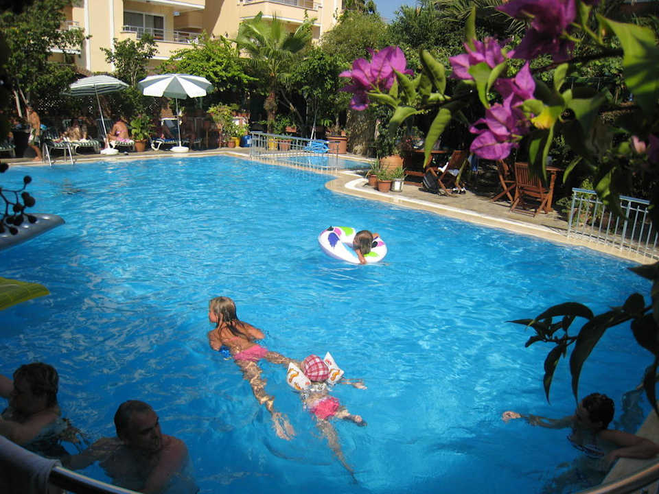 Wunderschöne Poolanlage Anik Hotel