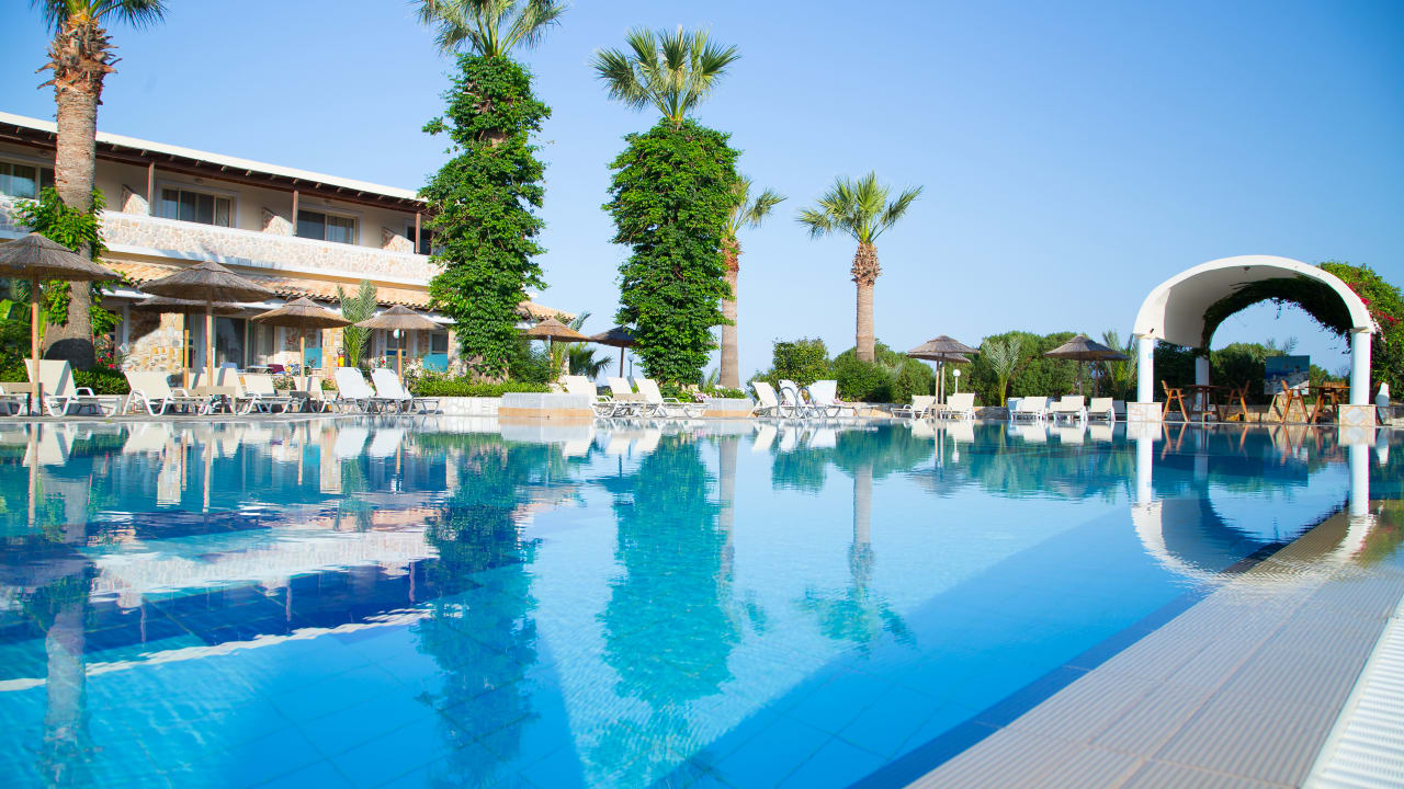Pool Hotel Kouros Palace