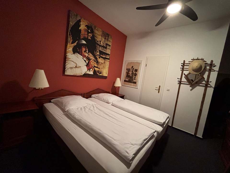 Zimmer EIFELkrimihotel