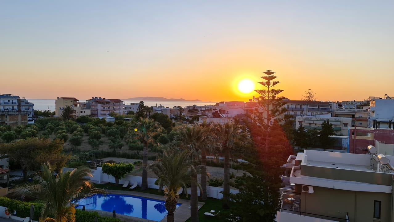 Ausblick Petousis Hotel & Suites