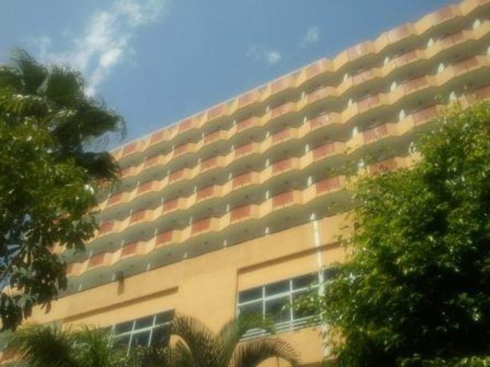 Von der Gartenanlage  allsun Hotel Lucana