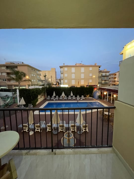 Außenansicht Hotel Amoros