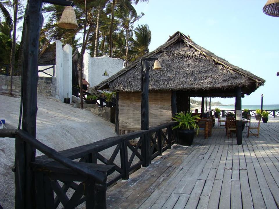 Taras na plaży Kilifi Bay Beach Resort