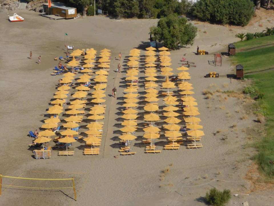 We found ever a free sun bed Atlantica Mikri Poli Crete