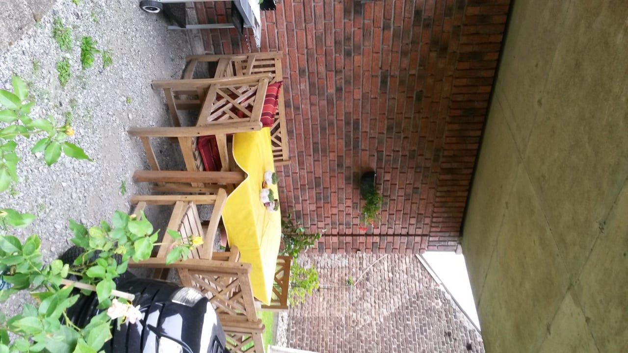 Überdachte Terrasse mit Grill Ferienwohnung M. Bours