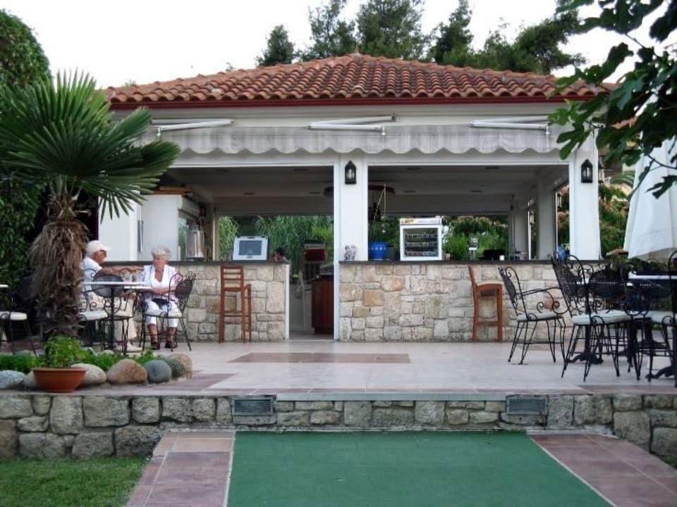 Jeden z barów Hotel Chrousso Village