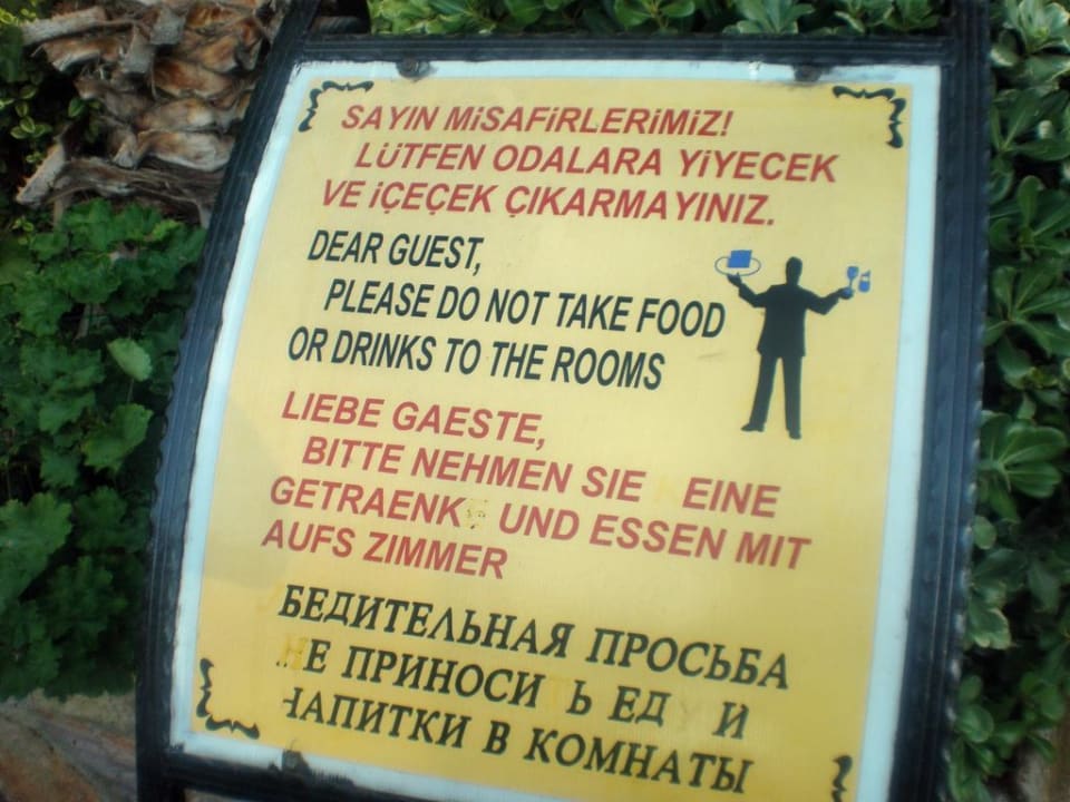 Verbotsschilder überall Holiday Park Resort