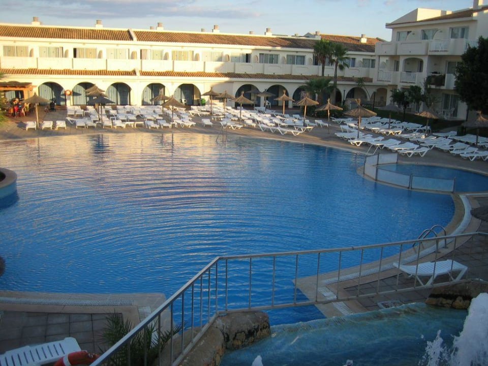 Hotelpool blau punta reina