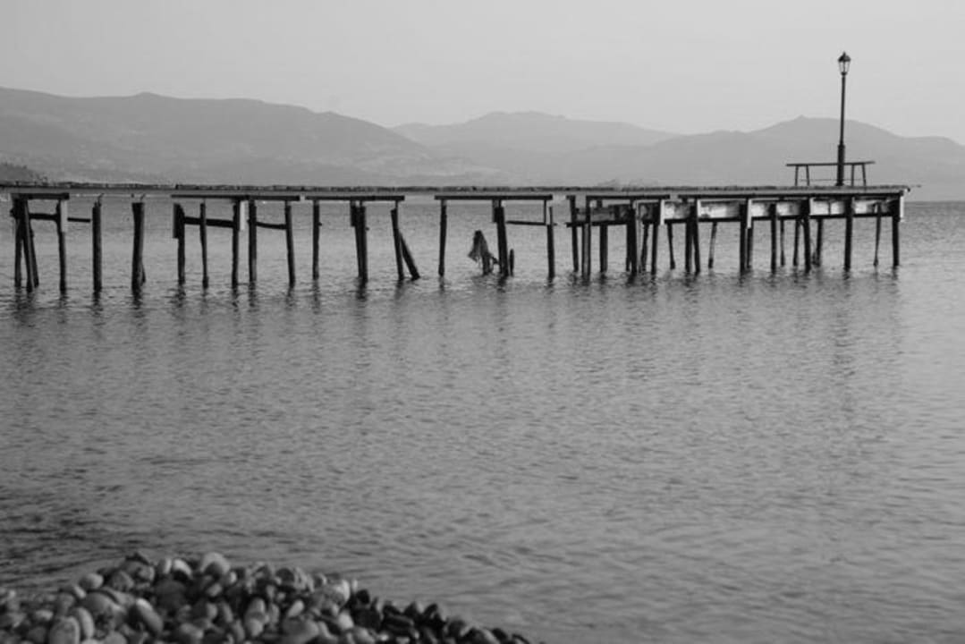 Steg vor der Olivenpresse Hotel Molivos 1