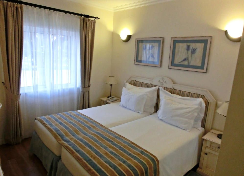 Schlafzimmer mit Flat-Screen-TV Vila Alba Resort