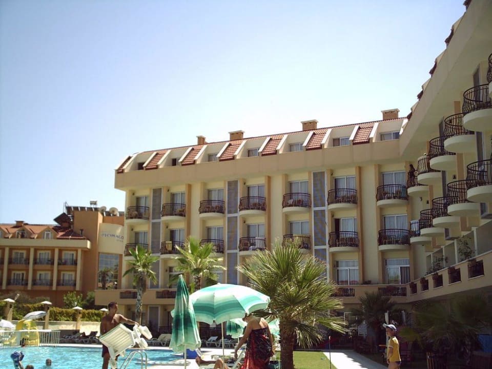 Hotel von innen Hotel Camyuva Beach