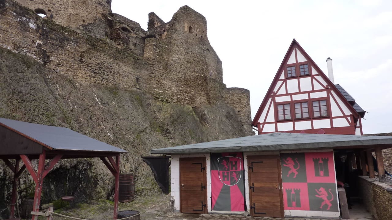 Blick auf den Hotelbereich Burghotel Ehrenburg