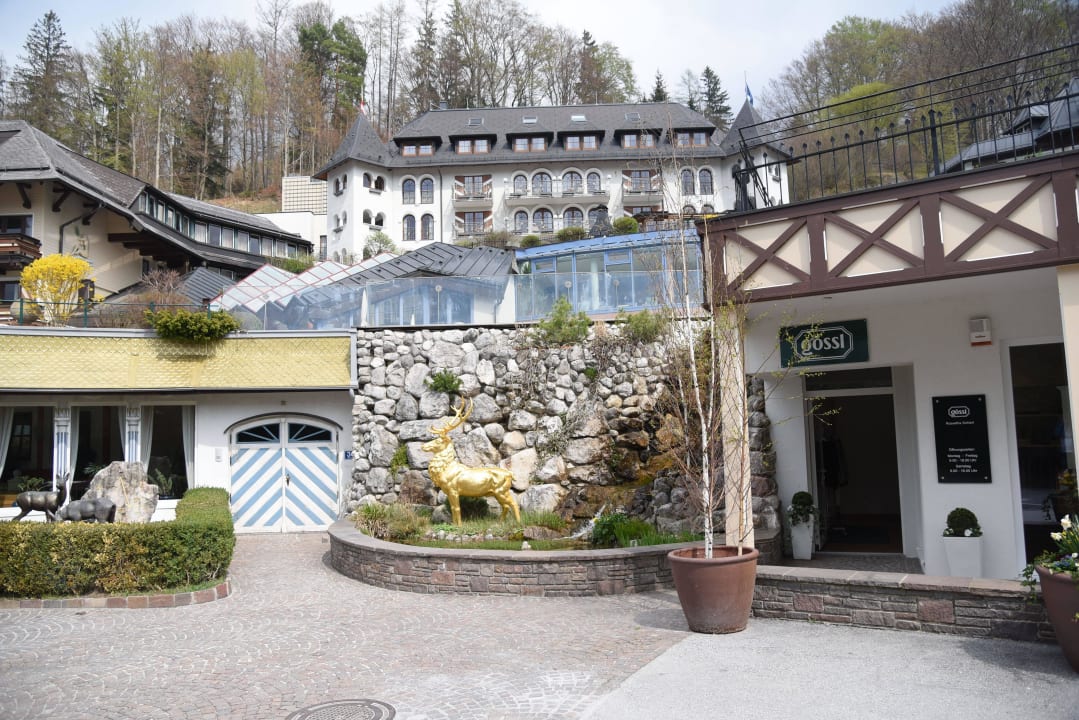 Vorplatz Waldhof Fuschlsee Resort
