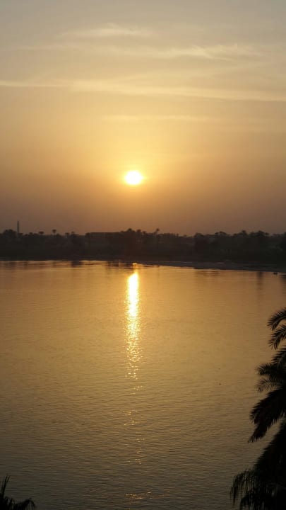 Sonnenuntergang vom Balkon  Steigenberger Resort Achti Luxor