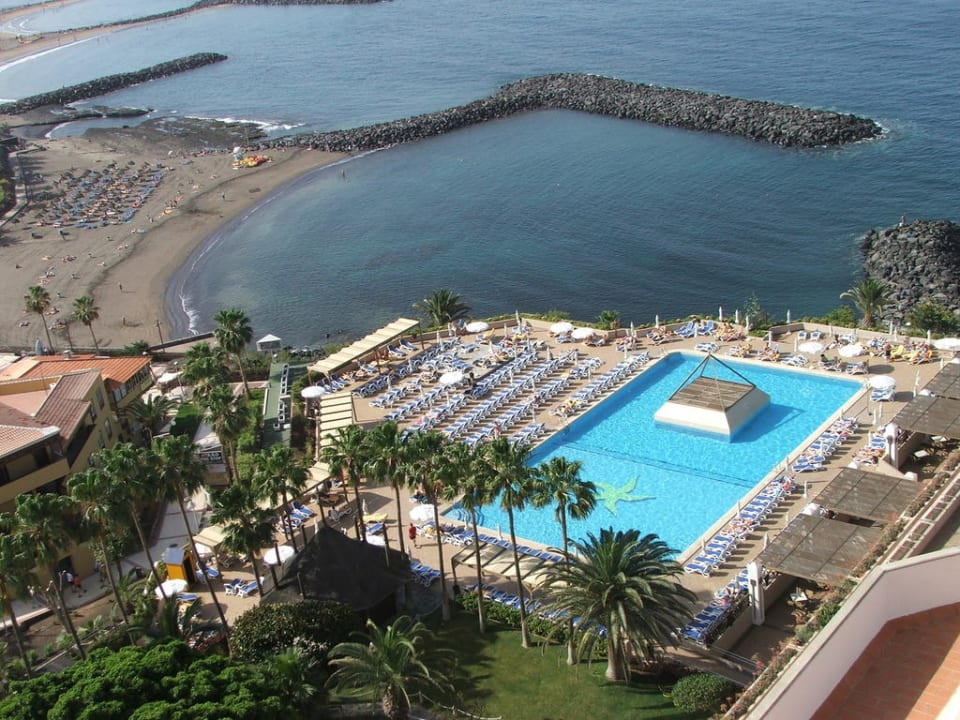 Pool zur Seeseite Iberostar Waves Bouganville Playa