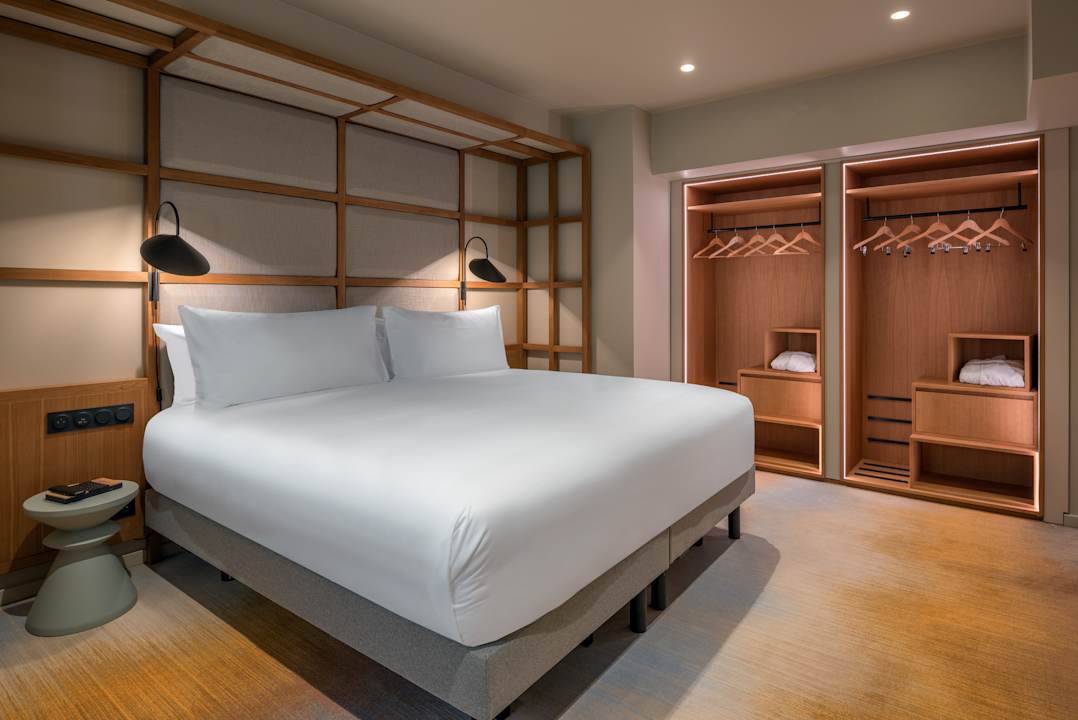 Zimmer Canopy by Hilton Cannes