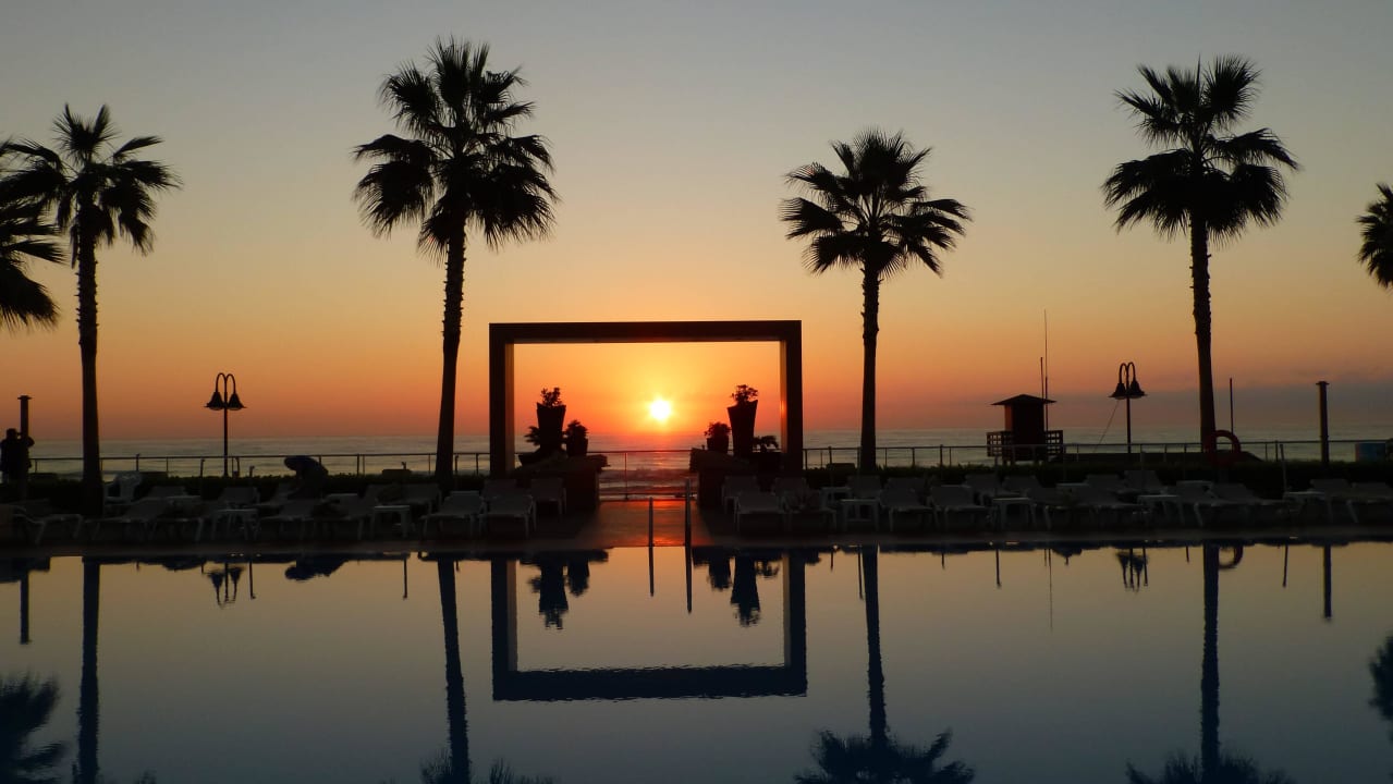 Sonnenaufgang am Pool Hotel Riu Nautilus - Adults only