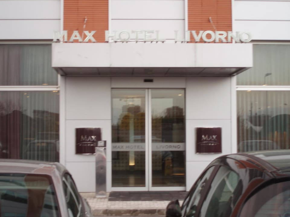 Hoteleingang Max Hotel Livorno