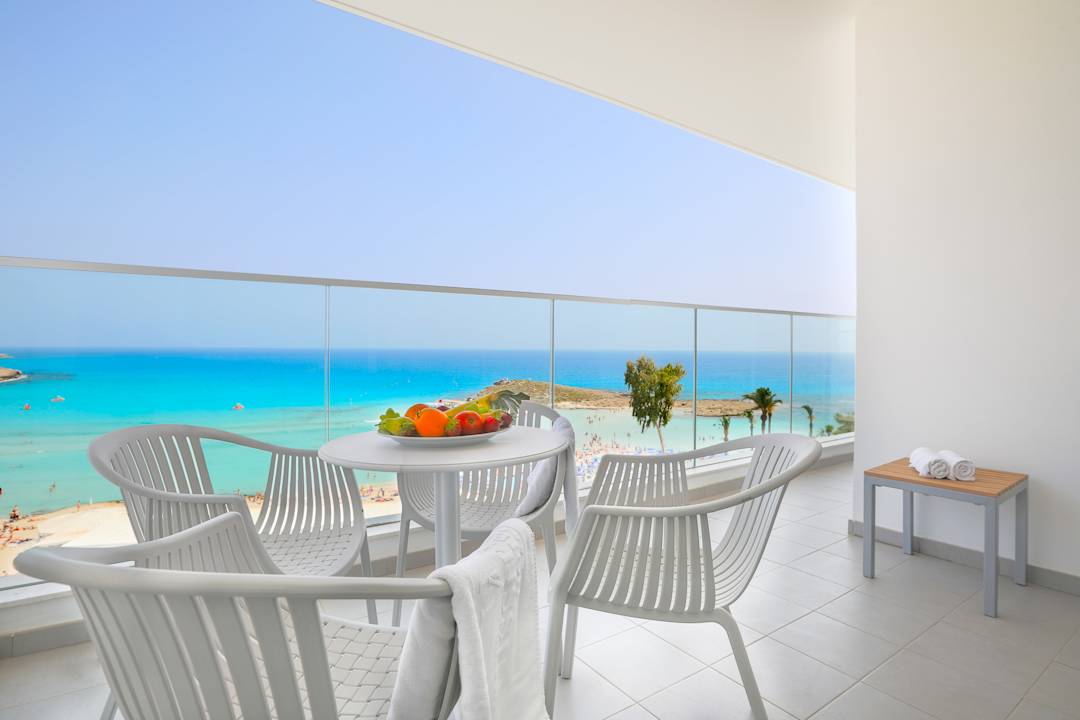 Außenansicht Hotel Vassos Nissi Plage