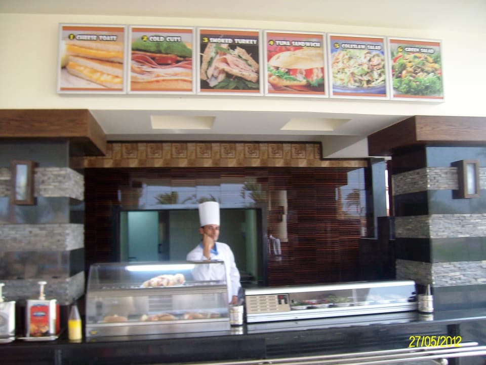 An der Pool-/Snackbar Beach Albatros Resort
