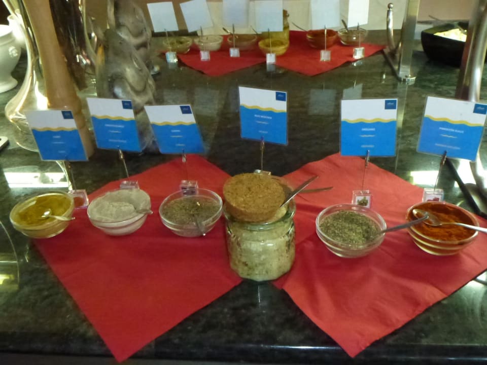 Verschiedene Gewürze! allsun App.-Hotel Esquinzo Beach