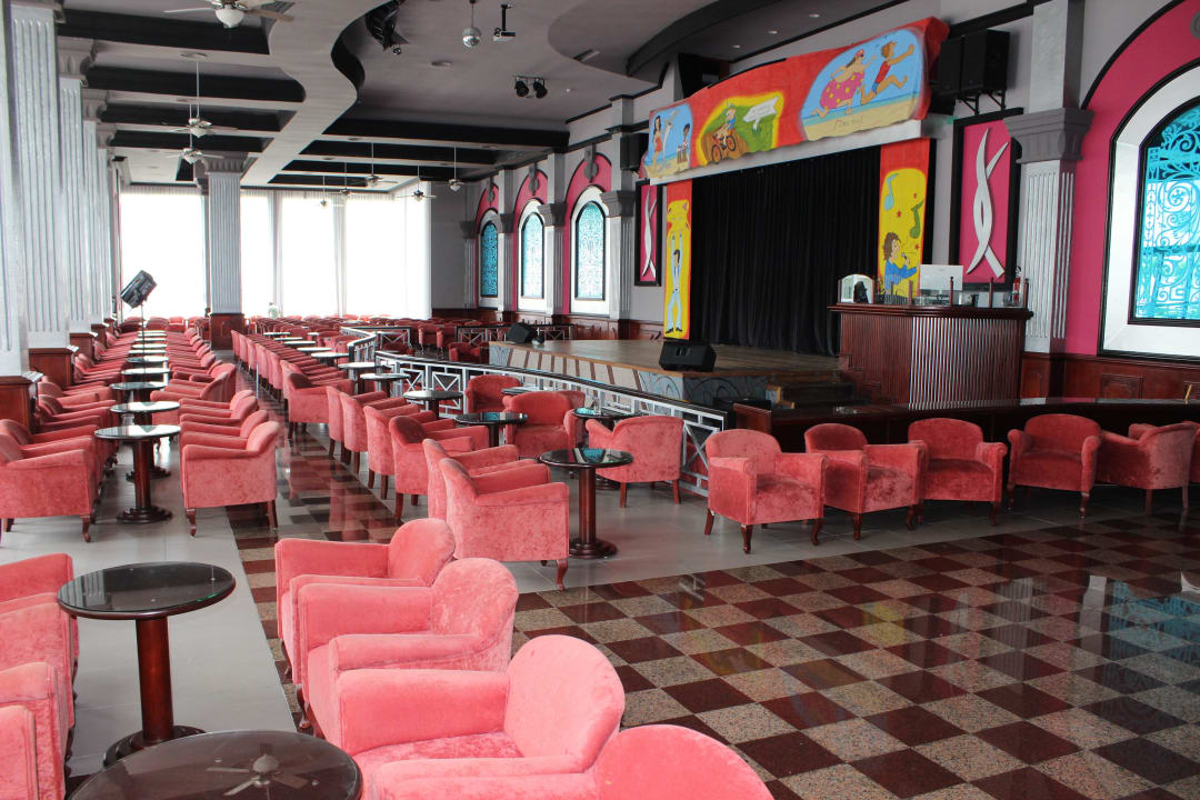 Abendanimation innen Hotel Riu Palace Mexico