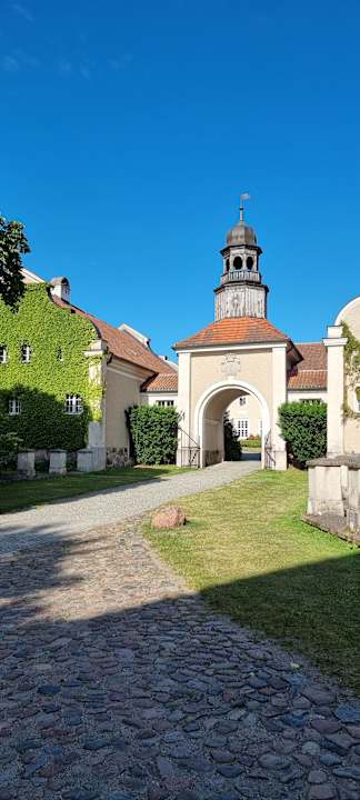 Außenansicht Pałac i Folwark Galiny
