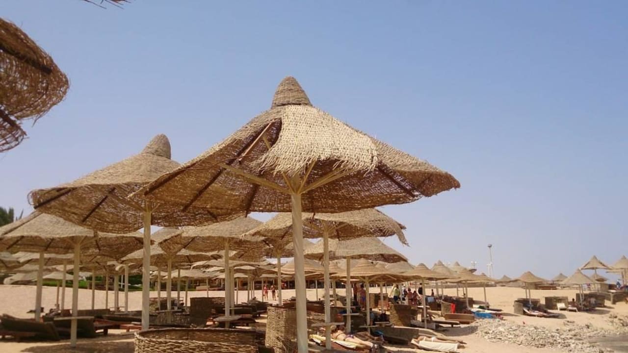 Alles alt und kaputt Serenity Alpha Beach