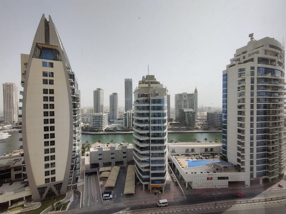 Ausblick Ramada Hotel and Suites by Wyndham Dubai JBR