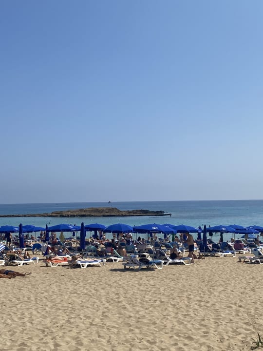 Strand Crystal Springs Beach Hotel