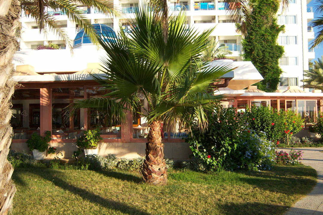 Vor dem Restaurant Top Hotel