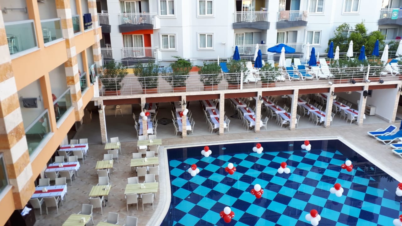 Pool Tac Premier Hotel & Spa