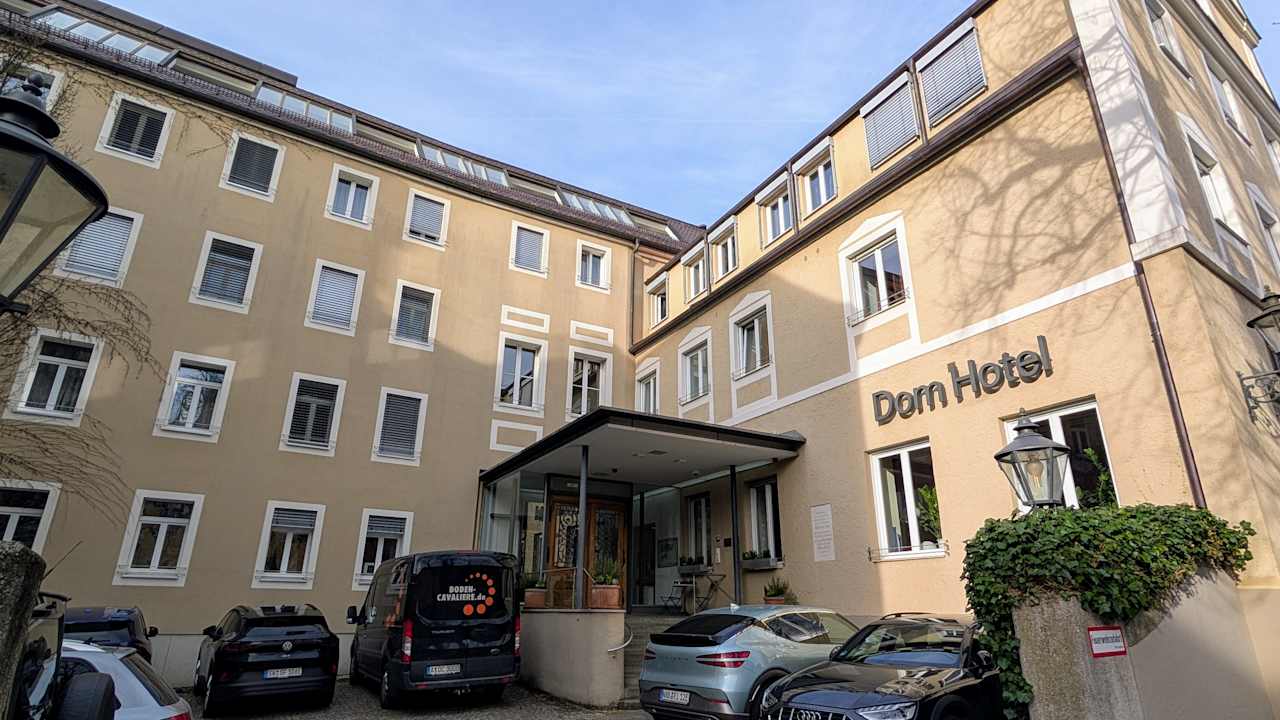 Außenansicht Dom Hotel Augsburg