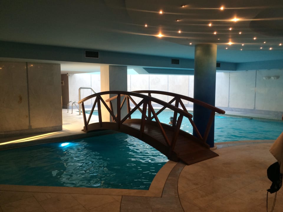 Innenpool im Spa Hotel Dion Palace Resort and Spa