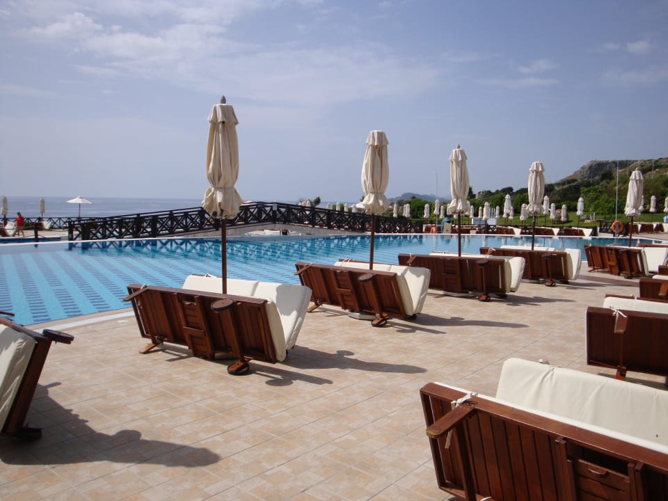 Ruhe am Mythos-Pool Hotel Kalithea Horizon Royal