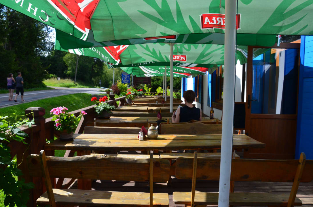 Taras restauracyjny B&B Oberża Pod Kudłatym Aniołem