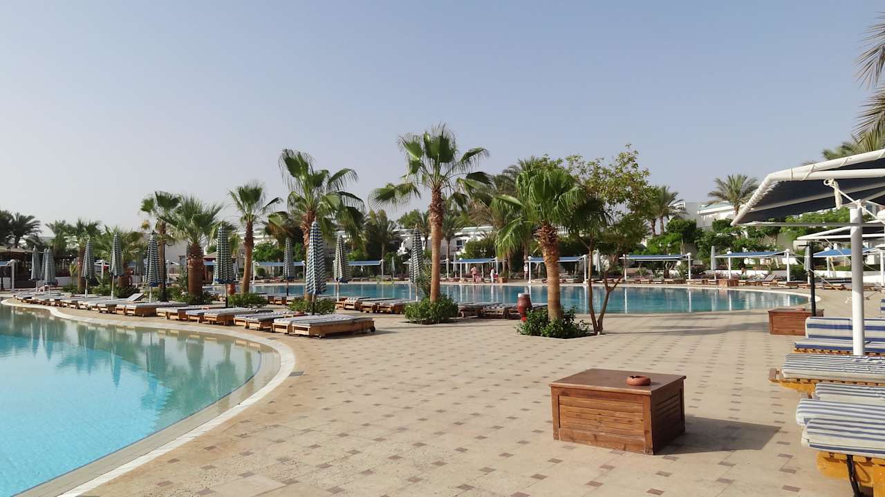 Blick auf den zweiten großen Pool Sultan Gardens Resort