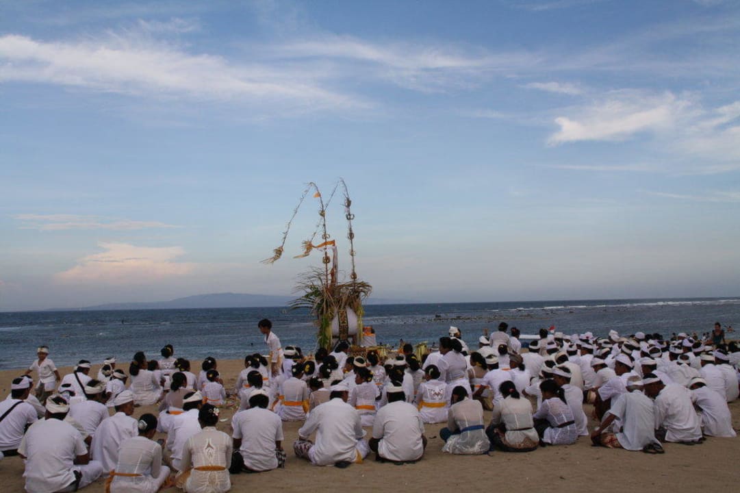 Zeremonie am Strand Hotel Bumas