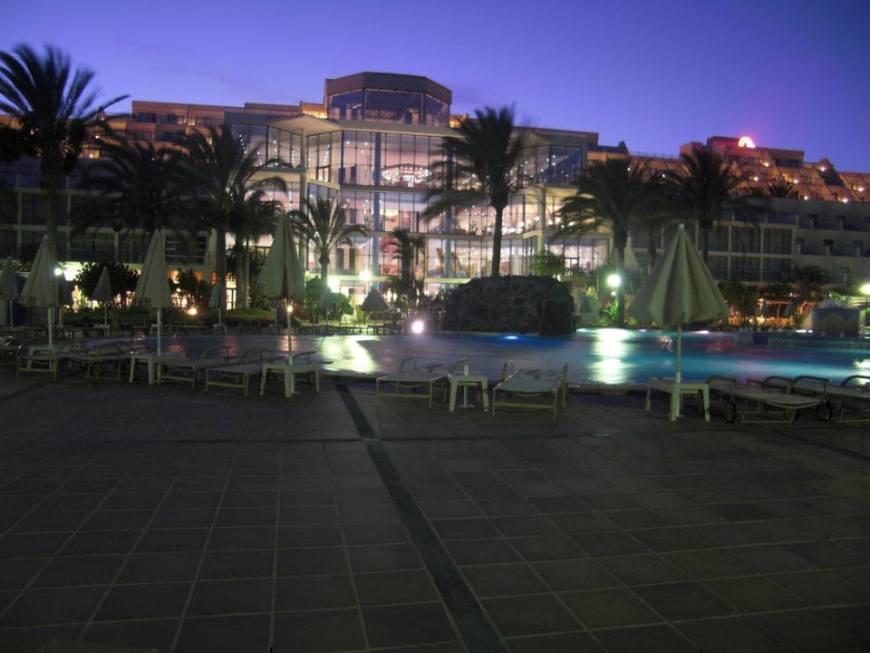 Sicht vom Strand aufs Hotel SBH Hotel Costa Calma Palace