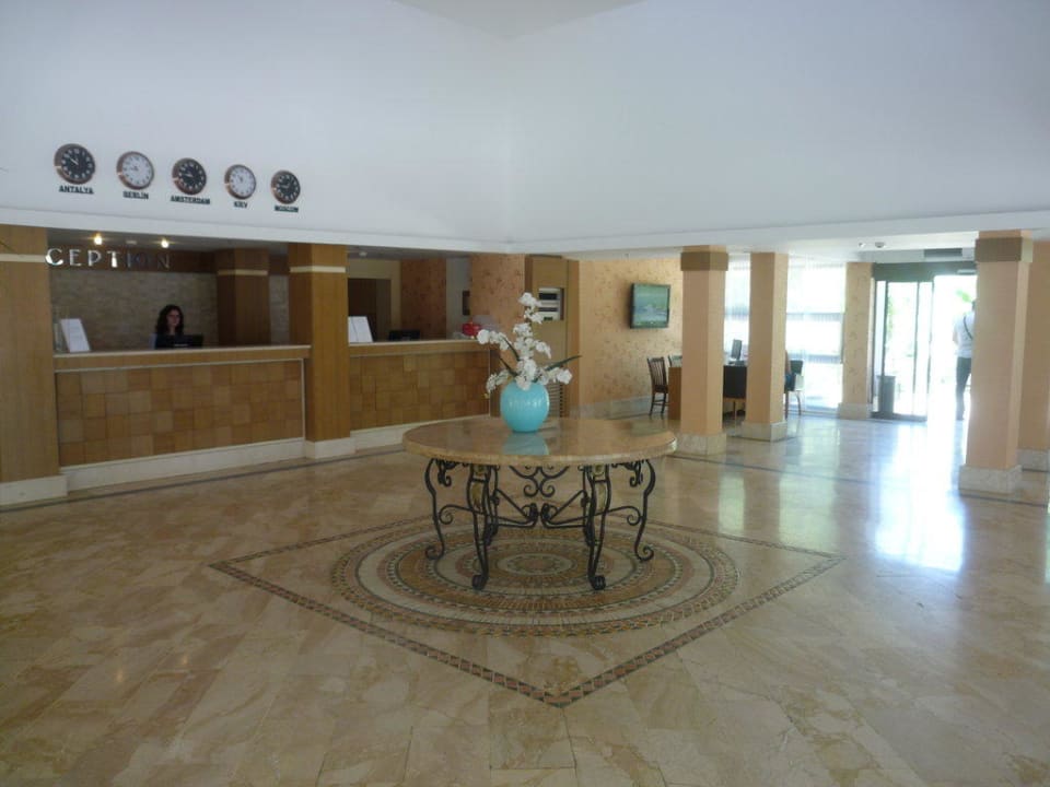 Ресепшн Crystal Flora Beach Resort