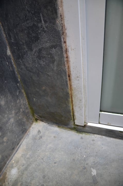 Verdrecktes Bad Hotel Nana Beach