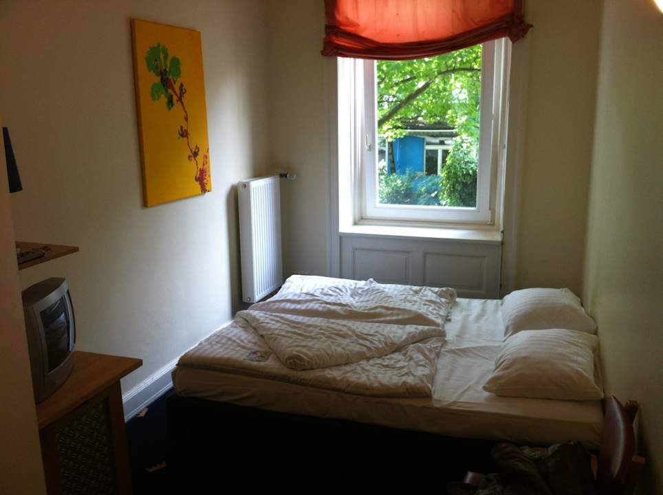 Sehr hellhörig..... Hotel Königshof Hamburg