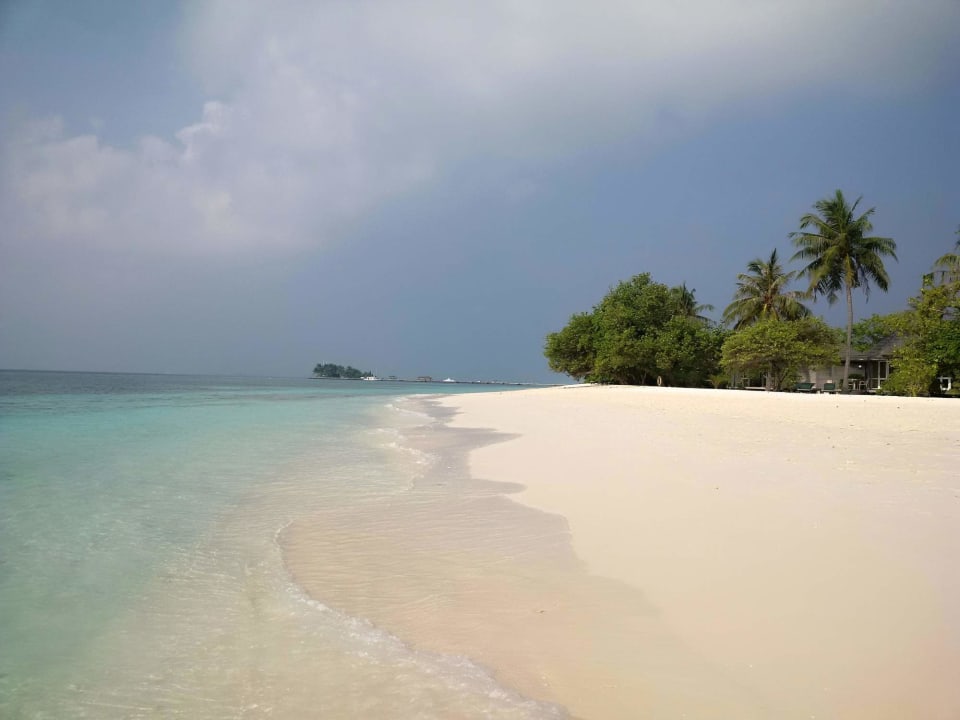Strand Kuredu Island Resort & Spa