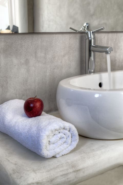 Senior Suite Jacuzzi Lilly Residence All Suites Hotel