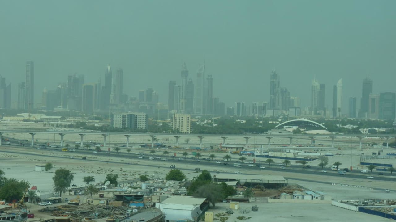 Blick auf die Skyline Crowne Plaza Dubai - Festival City by IHG
