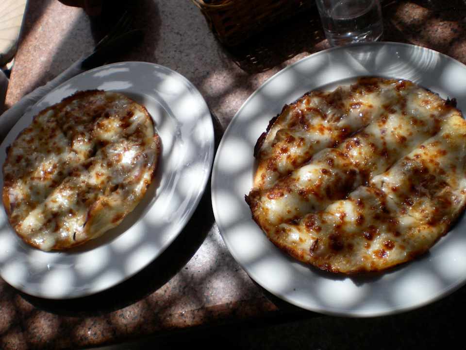 Thunfischpizza, lecker Pickalbatros Alf Leila Wa Leila Resort - Neverland Hurghada