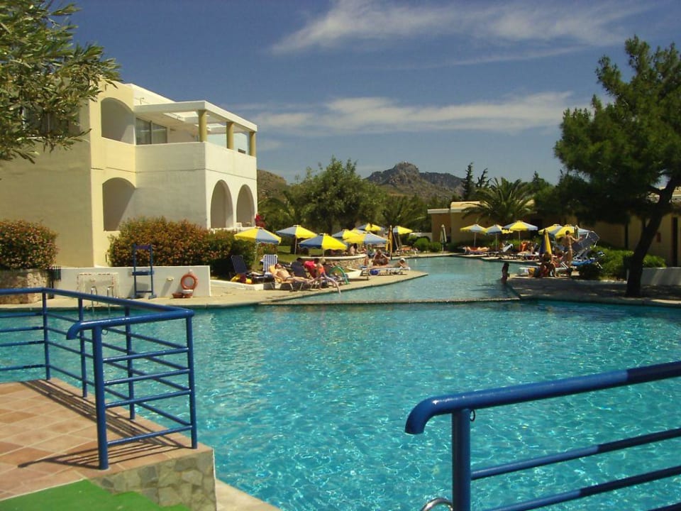 Unterer Pool alltoura Club Hotel Porto Angeli Beach Resort